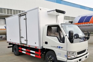 (廂長4.2米)江鈴新順達(dá)冷藏車